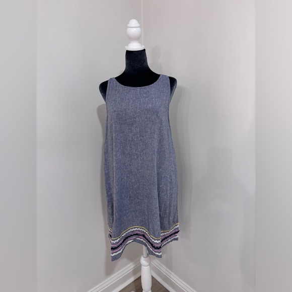 Dresses & Skirts - Denim Shift Dress Size L